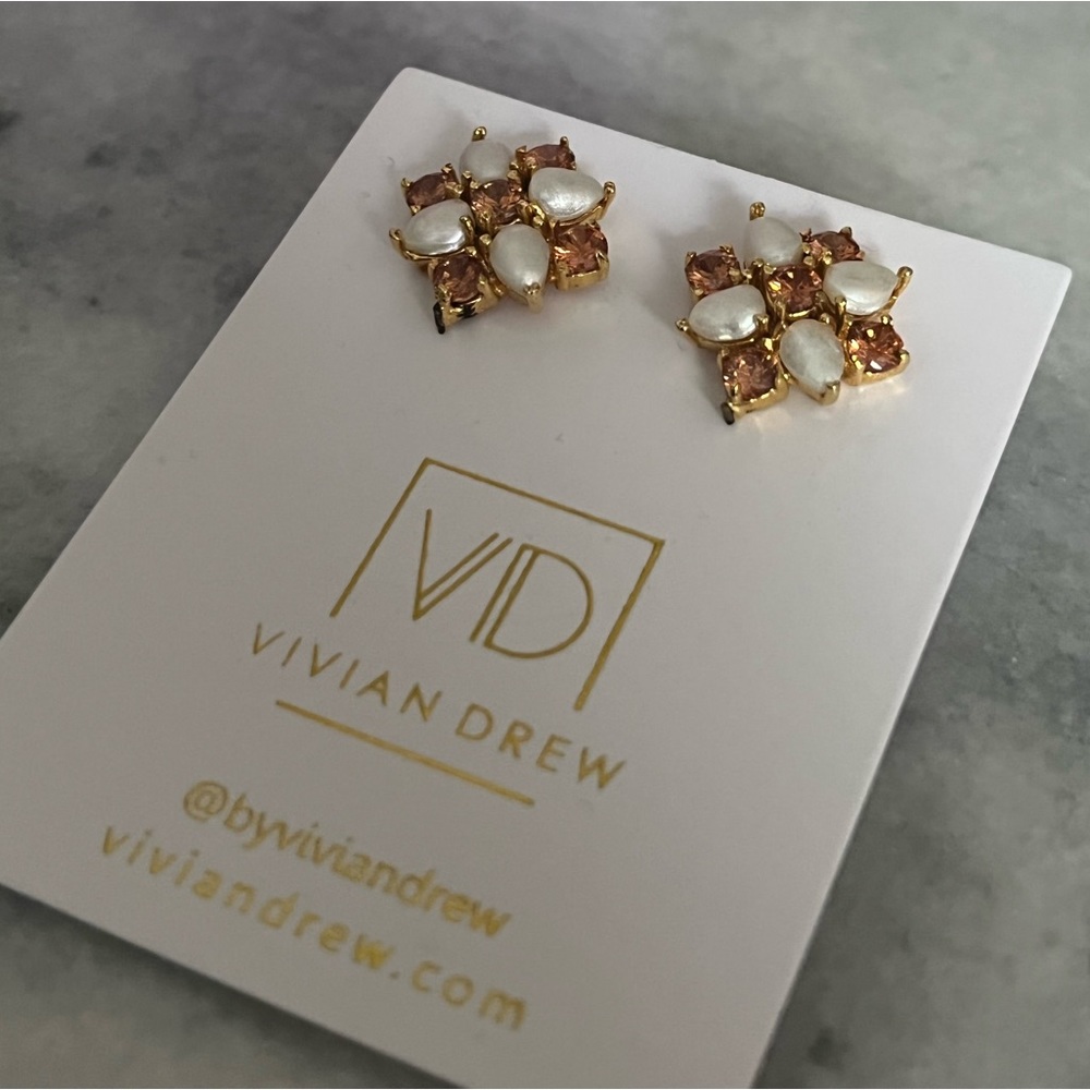 Vivian Drew Pearl & Peach Stud Earrings